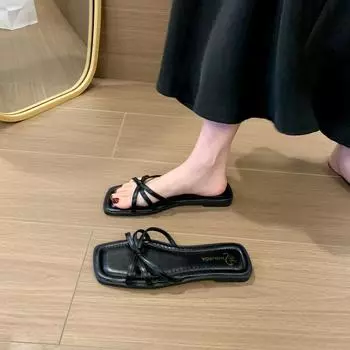 Тапочки на плоской подошве с нишевым дизайном, женская верхняя одежда 2025 года, новая летняя модная верхняя одежда, универсальные праздничные классные тапочки 35 серебряный