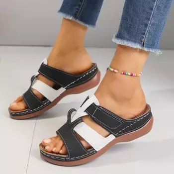 Тапочки на покатом каблуке женские летние 2024 года, новая мода, европейская и американская внешняя торговля, большой размер, швейная строчка, цвет рыбий рот, соответствующий пляжу c 36 чёрный