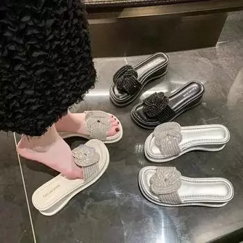 Тапочки на толстой подошве для женщин, модная верхняя одежда, босоножки с открытым носком, блестящие тапочки на танкетке со стразами, женские 2024 35