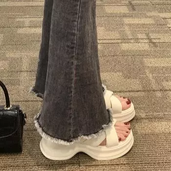 Тапочки на толстой подошве, женская верхняя одежда, лето 2025, новая мода, универсальные односложные тапочки, женские нескользящие классные тапочки, женский тренд 40 чёрный