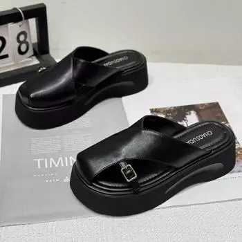 Тапочки-полушапки с толстым дном и сумкой-головой, женская летняя одежда 2025 года, новые ретро-модные приморские пляжные римские классные тапочки 35