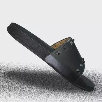 Тапочки ручной работы с заклепками и острым носком: Сандалии унисекс для отдыха на открытом воздухе, новый стиль, плоский европейский и американский дизайн 36 чёрный