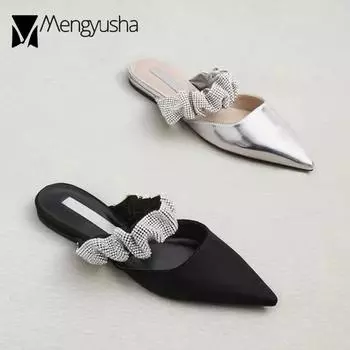 Тапочки с кристаллами и оборками, женские, модные босоножки 2024 года, туфли на плоской подошве, каблуки, мюли с острым носком, женская обувь, удобные шлепанцы, серебристые шлепанцы 4.5 чёрный