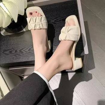 Тапочки с квадратной головкой для женщин, летние, новые, на толстом среднем каблуке, плиссированные, для ношения на улице, тапочки, женская обувь, однотонные, повседневные сандалии 35 бежевый