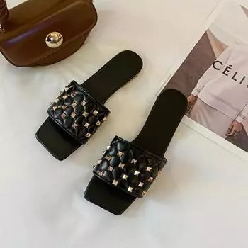 Тапочки с квадратной головкой и плоским дном, женская внешняя одежда 2024 года, новинка из Европы и Америки, лидер продаж, заклепки, большие ярды, пляжные тапочки 35 бежевый