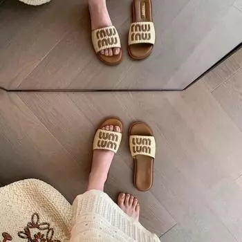 Тапочки с надписью «Сказочный ветер», женская верхняя одежда 2025 года, новые модные пляжные тапочки с плоской подошвой для отдыха 35 коричневый