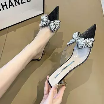 Тапочки с жемчужным бантом и сумкой на голове женские 2024 новые босоножки с острым носком на шпильке летние высокие каблуки темперамент светская львица 35 бежевый