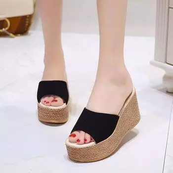 Тапочки женские 2024 новые кексы на толстой подошве с наклонным каблуком и открытым носком классные тапочки односложные замшевые женские туфли 35 зелёный