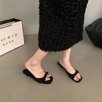 Тапочки женские летние черные с бантом 2025 атласные рыбий рот открытый носок с босоножками на шпильках на высоком каблуке 35