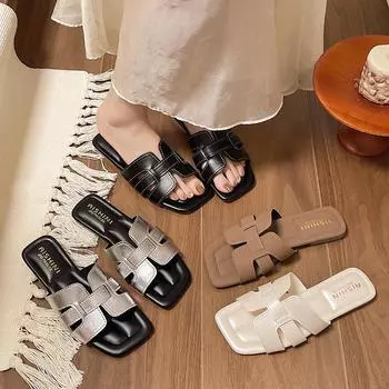 Тапочки женские летние модные верхние тапочки 2025 новые универсальные мягкие однотонные нескользящие пляжные тапочки с плоским дном 35