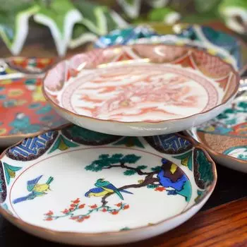 Тарелка стильная Кутани небольшой набор старинной японской сервировки, сделанный в Японии набор, столовые приборы, посуда, тарелки, 5, роспись, керамика, столовые приборы, тарелка,