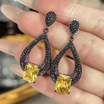 Те же самые серьги-сокровища с черным золотом в ювелирной комнате, ретро-роскошные преувеличенные серьги-гвоздики из голубой шпинели, серьги для женщин