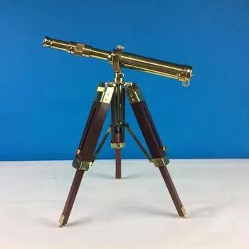 Телескоп ручной работы из латуни высотой 30 см с деревянной подставкой и крышкой для объектива в стиле модерн