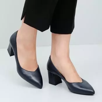 Темно-синие женские туфли из натуральной кожи с острым носком на среднем толстом каблуке под старину