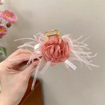 Temperament Feather Hair Clip Trendy Fluffy Feather Hair Claw For Women Girls Elegant Shark Clips Hair Accessories Gifts