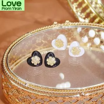 Темперамент Элегантные Серьги-гвоздики с цветочным сердцем из металла Новые корейские украшения Brincos оптом Черный Белый белый