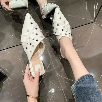 Temperament остроносые тапочки женские 2024 новые модные туфли на низком каблуке с заклепками для женщин без застежек офисные женские тапочки сандалии 35 чёрный