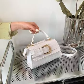 Темперамент простые и модные, популярные сумки этого года 2024 весна-лето иностранный стиль сумка-мессенджер для поездок на работу маленькая квадратная сумка чёрный