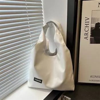 Temperament retro single shoulder underarm handbag 2024 autumn new niche design fashionable and simple commuter tote bag чёрный