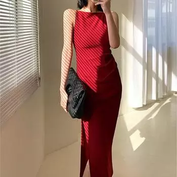 Темпераментная женская одежда Вечерняя вечеринка Сексуальная весна-лето с воротником с одним словом Сплошной цвет Сумка без рукавов Красные платья-миди на бедрах