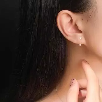 Темпераментные четырехконечные звезды серьги-подвески для женщин нишевый дизайн крутые и простые серьги