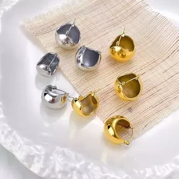 Темпераментные серьги нишевого дизайна, ретро, пустая полость, украшение для ушей на холодном воздухе 1pcs золотистый