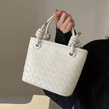 Тенденция этого года – женские сумки большой вместимости. Новые летние 2024 года. Универсальные сумки через плечо на одно плечо, ручные сумки-ведра.