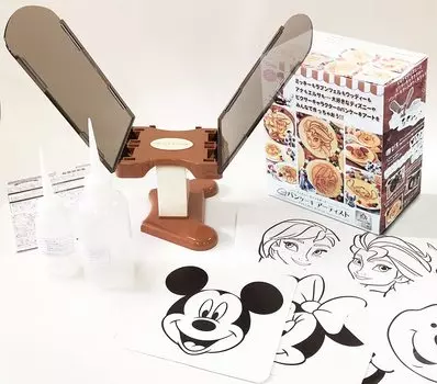 Tenyo Просто обведите, глядя на блинного художника Персонажи Disney Pixar Выразите изображение, просто запекая цвет В комплекте с учебником, который поможет