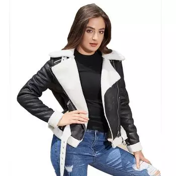 Теплая женская замшевая куртка из кожи и меха с поясом и лацканами