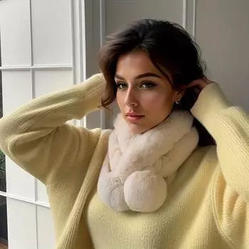 Теплый шарф из искусственного меха для шеи — уютный, ветрозащитный и стильный для зимних прогулок светло-серый