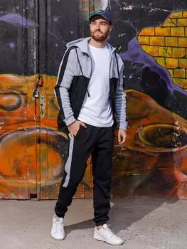 Теплый вязаный костюм в полоску ISSA Plus