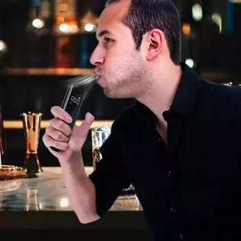 Тестер алкоголя в выдыхаемом воздухе Тестер алкоголя Высокоточный алкотестер со светодиодным дисплеем Бесконтактный перезаряжаемый детектор алкоголя United States