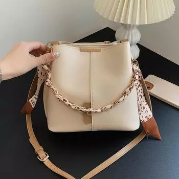 Текстура и практичность 2024 весна новая повседневная женская сумка модная ретро сумка-мессенджер шелковый шарф сумка-ведро белый