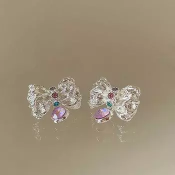 Серьги-гвоздики с металлическим бантом из текстурированного циркония для женщин, универсальные серьги высокого класса с чувством индивидуальности и темпераментом