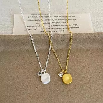 Текстурированное матовое ожерелье из металла с подвеской в виде кубического сахара с цирконием для женщин, нишевая индивидуальность, модный темперамент, универсальная цепочка на шею, цепочка на свитер