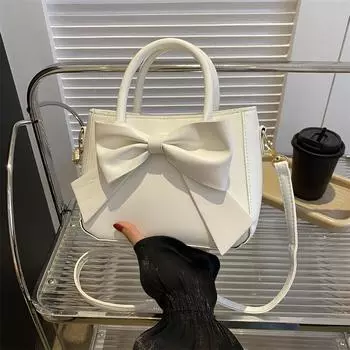 Текстурированная повседневная сумка 2024 года, новая мода в стиле ретро, иностранный стиль, зимний дизайн с бантом, портативная сумка через плечо, маленькая квадратная сумка розы красного