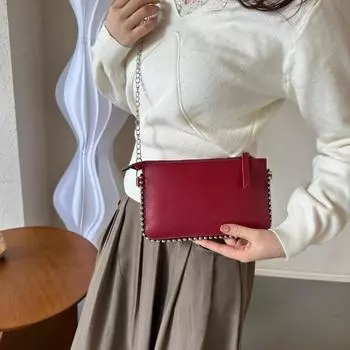 Текстурная женская сумка, новинка 2023 года, маленькая квадратная сумка с цепочкой, универсальная модная черная сумка через плечо с заклепками на одно плечо