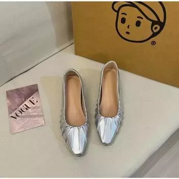 The inner height is increased by 5cm, and the new square head has a word with silver folds. Mary Jane single shoes for women 34