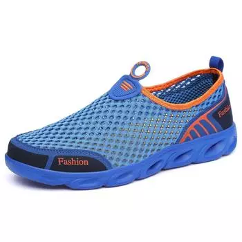 The main popular push is to cover the feet with one pedal, mesh hole shoes, couple s traceability shoes, which can be waded in water and dried qui 36