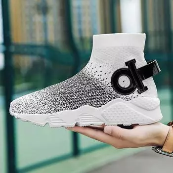 The new sports men s shoes new socks shoes casual fashion large size flying mesh sports shoes 39