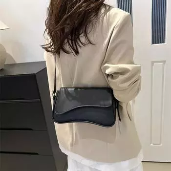 Новая женская сумка прекрасна весной и популярна сегодня.. Повседневные маленькие сумки, сумки-мессенджеры, небольшие квадратные сумки на одно плечо и подмышку для женщин чёрный