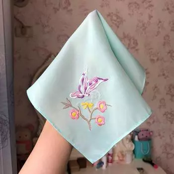 There Is a Girl Dancing Embroidered Handkerchief Retro Style Embroider Mandarin Duck Handkerchief Wedding Red White Ancient Silk Handkerchief Light green butterfly plum (about 35x 35cm)