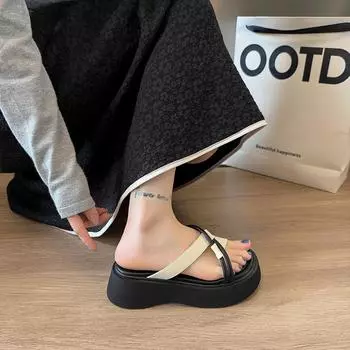 Thick bottom height increase small slippers women s 2025 summer new stepping on shit slippers with skirt women s cross sandals 35