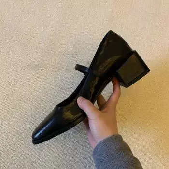 Туфли Мэри Джейн на толстом каблуке с квадратным носком, женские, с мелким вырезом, в ретро-стиле, с темпераментной пряжкой на ремешке, на среднем каблуке, черные, из мелкой кожи 35 чёрный