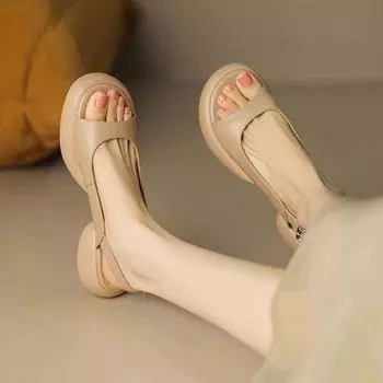 Thick-soled beautiful sandals women s outer wear 2025 summer new popular casual versatile thick-heeled women s Roman sandals 35