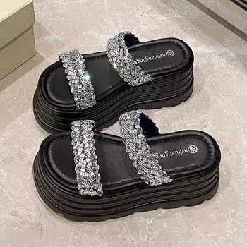 Thick-soled cool slippers women wear soft-soled seaside beach shoes in summer 2025 new office two sandals 35