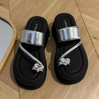 Thick-soled heightened heel cover toe cool slippers women s summer wear new models with skirts fashionable beach one-word sandals 35 серебряный