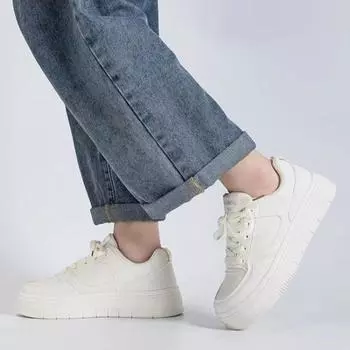 thick-soled little white shoes women s autumn new student lace-up milk Huhu board shoes black and white color matching women s shoes 35