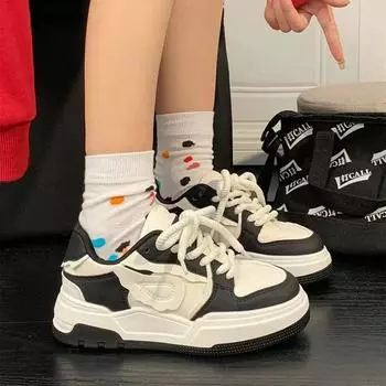 Thick-soled Maillard white shoes 2025 new black and white stars spring and autumn low-top board shoes women s versatile panda shoes 35 фиолетовый