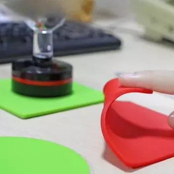 Уплотнительная прокладка из утолщенного силикона, мягкая резиновая прокладка, коврик для печати, банковские финансы, бухгалтерия, офисные принадлежности, нескользящий глушитель 9.8x9.8x0.3cm красный